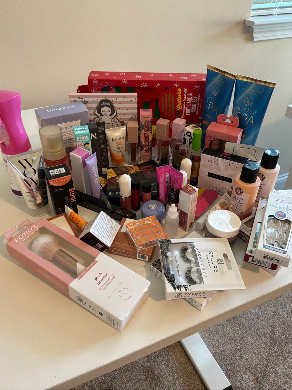 Assorted Women’s Skincare & Beauty Set by Various Brands New